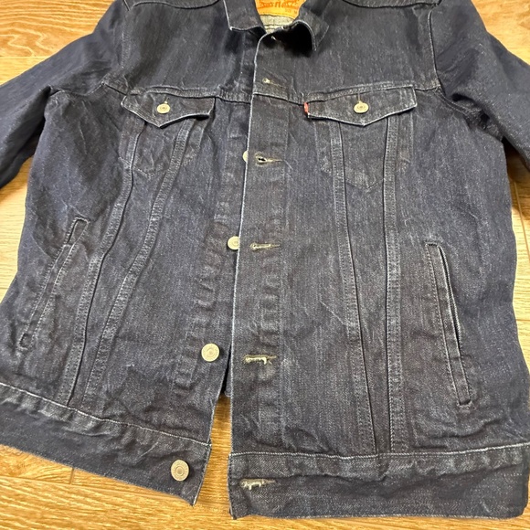 Levi's Trucker Jean Jacket Men's Size Medium Dark Wash Button Front - Picture 8 of 12